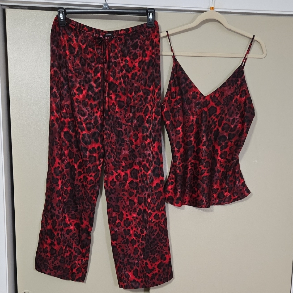 Natori Red and Black Satin Leopard Print Pajama Set Size Medium